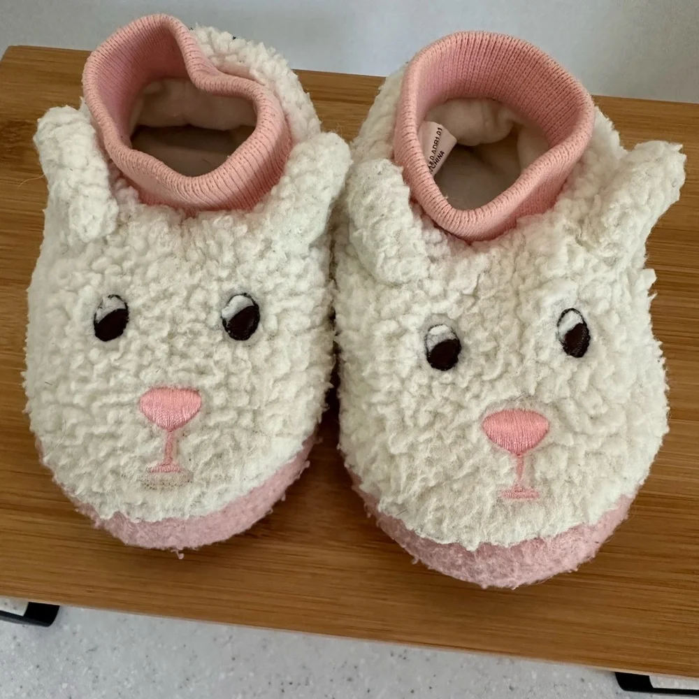 COPY - L.L.Bean Toddler Size 3/4 Animal Paws Slippers. White & Pink Bunny!